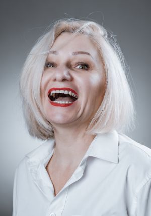 Izabella_Malik2.jpg.limit.300x456