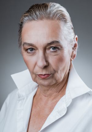 Maria_Meyer.jpg.limit.300x456